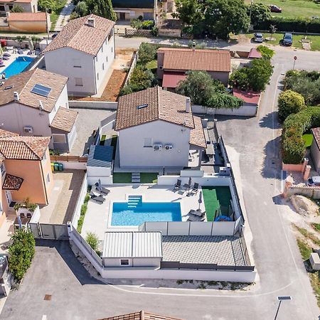 Casa Tara Three-Bedroom Holiday Home Pula Dış mekan fotoğraf
