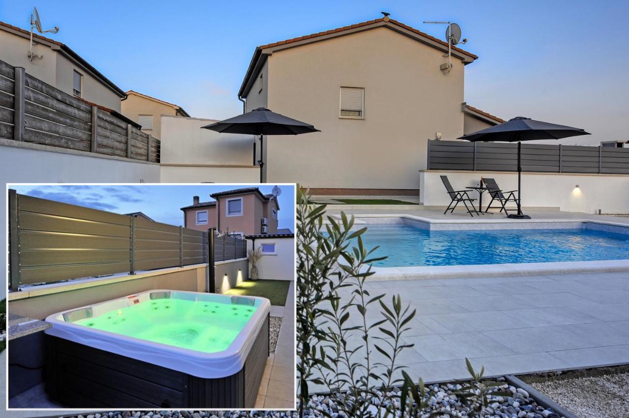 Casa Tara Three-Bedroom Holiday Home Pula Dış mekan fotoğraf