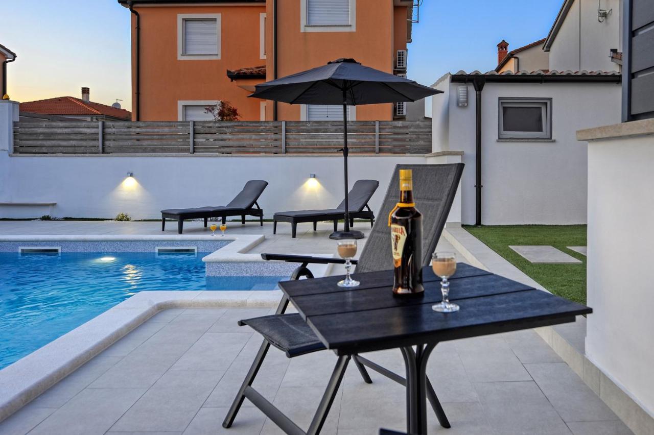 Casa Tara Three-Bedroom Holiday Home Pula Dış mekan fotoğraf