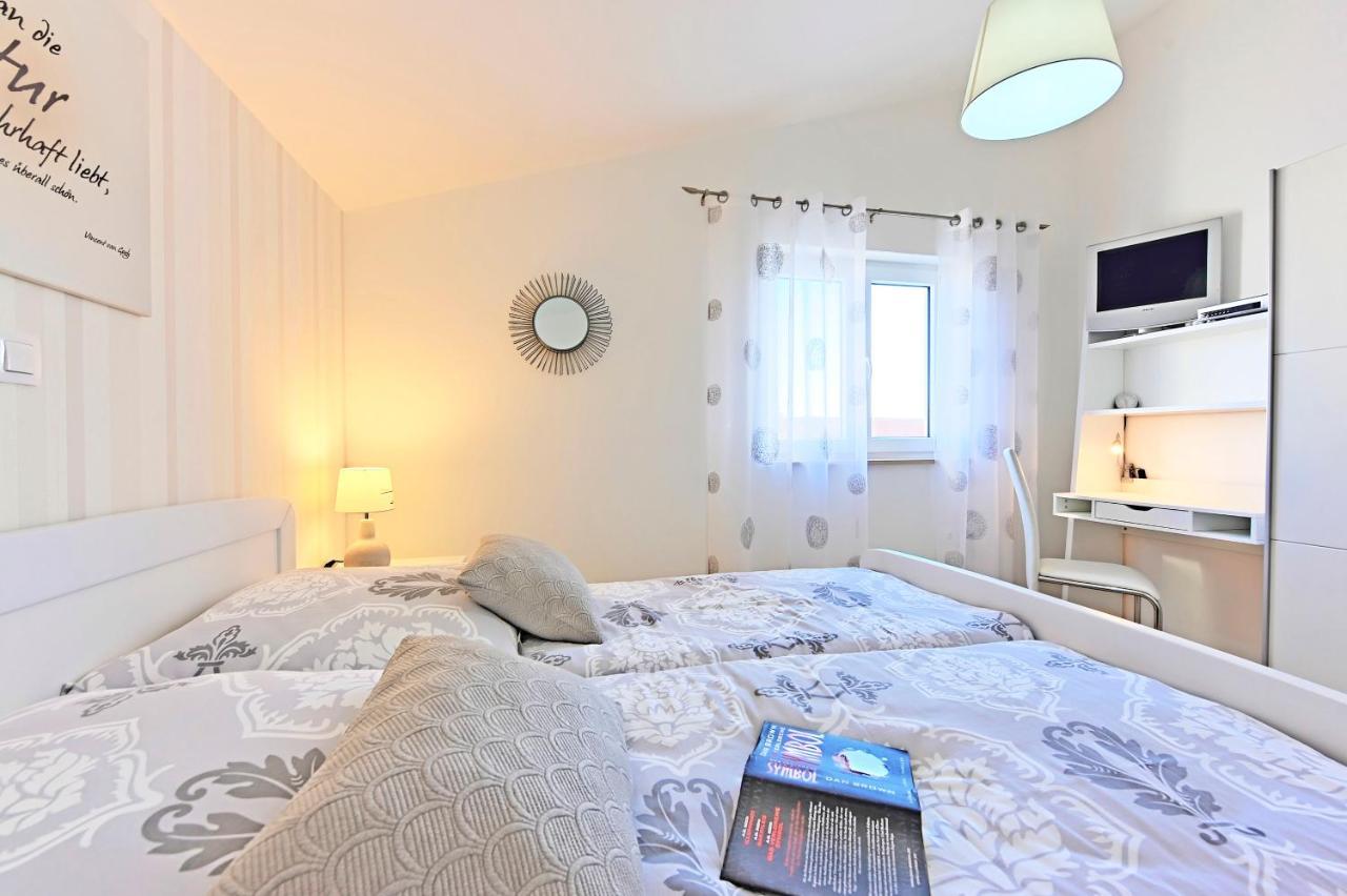 Casa Tara Three-Bedroom Holiday Home Pula Dış mekan fotoğraf