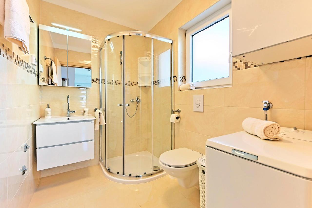 Casa Tara Three-Bedroom Holiday Home Pula Dış mekan fotoğraf
