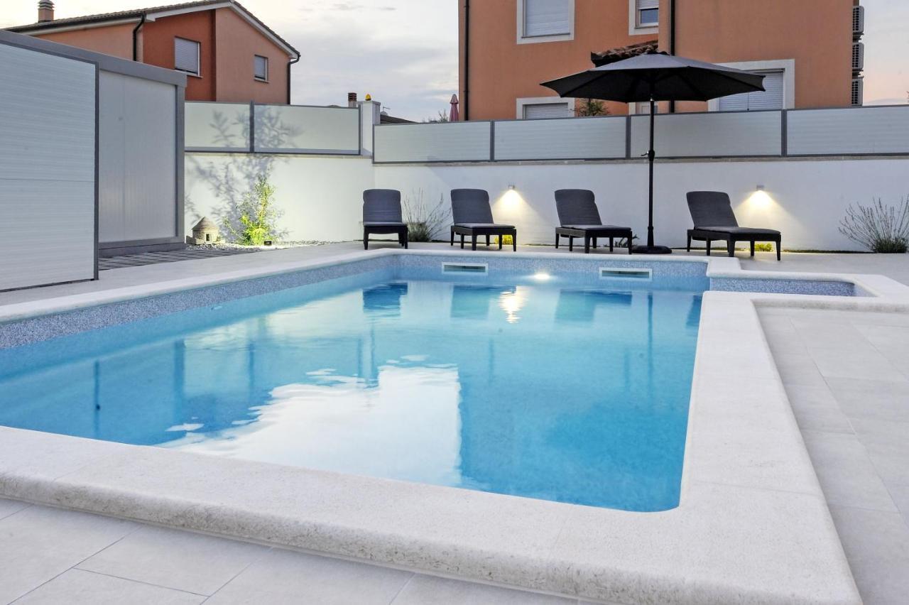 Casa Tara Three-Bedroom Holiday Home Pula Dış mekan fotoğraf